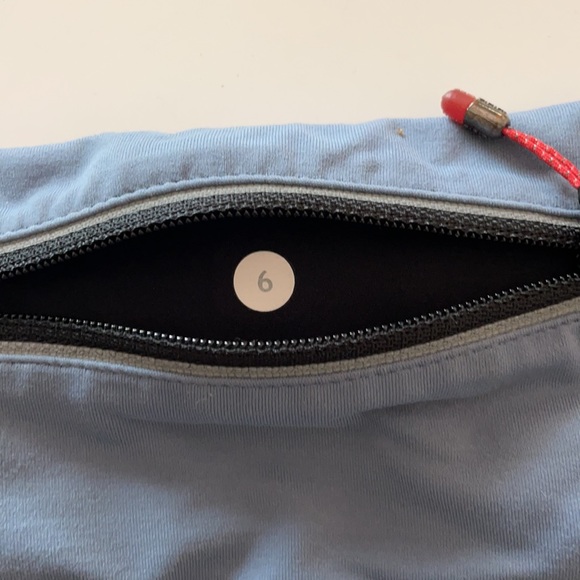 Lululemon grey pattern running shorts size 6 - Picture 3 of 3